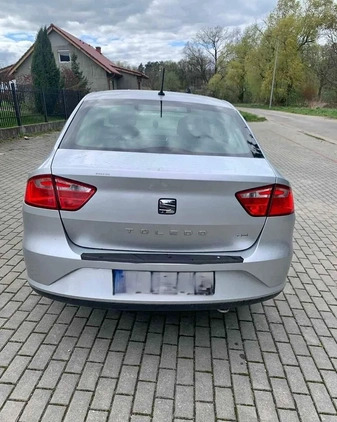 Seat Toledo cena 29000 przebieg: 206150, rok produkcji 2016 z Sierpc małe 29